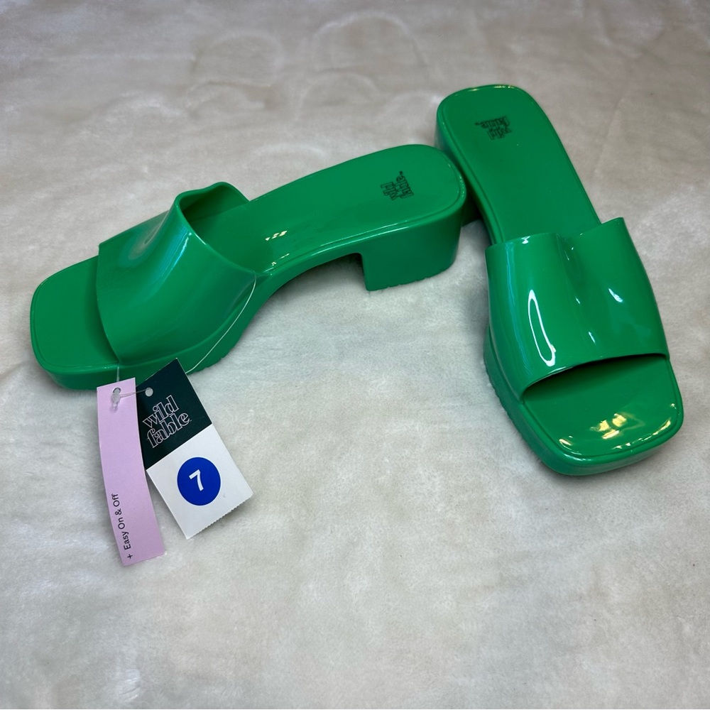 NWT Wild Fable Macy Green Mule Heels Size 7